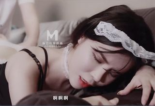 Quan hệ mãnh liệt với cô hầu gái gợi cảm Chen Meilin