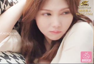 Bố Chồng Háo Sắc và Con Dâu Quyến Rũ